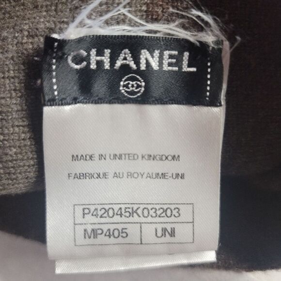 CHANEL CASHMERE MULTICOLOR UNISEX Scarf IN EUC WITH COA - Picture 13 of 15